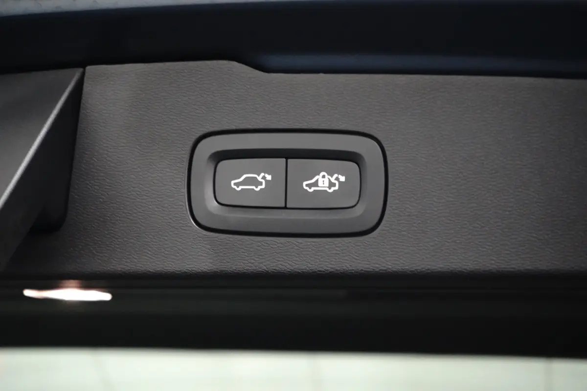 2.0 T6 Recharge AWD Inscription | Trekhaak | Adaptieve CC | Memory | Stoel & stuurverwarming | Leder | BLIS |