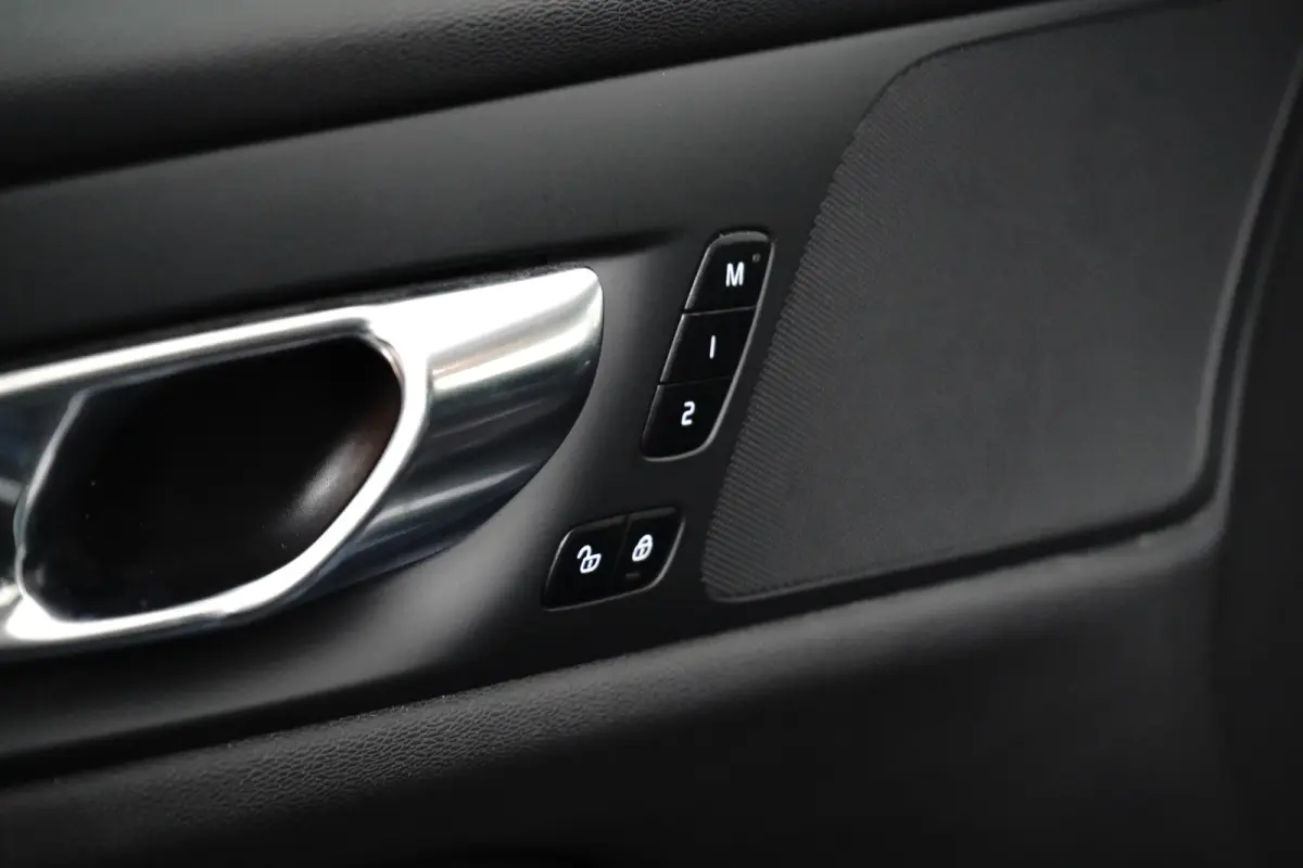 2.0 T6 Recharge AWD Inscription | Trekhaak | Adaptieve CC | Memory | Stoel & stuurverwarming | Leder | BLIS |