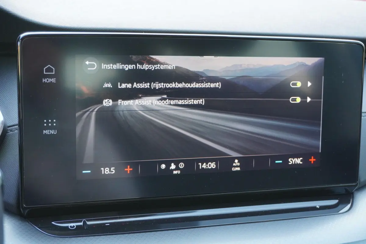 1.0 e-TSI 110pk Ambition | Trekhaak | Navigatie | PDC Achter | SmartLink | Cruise Control