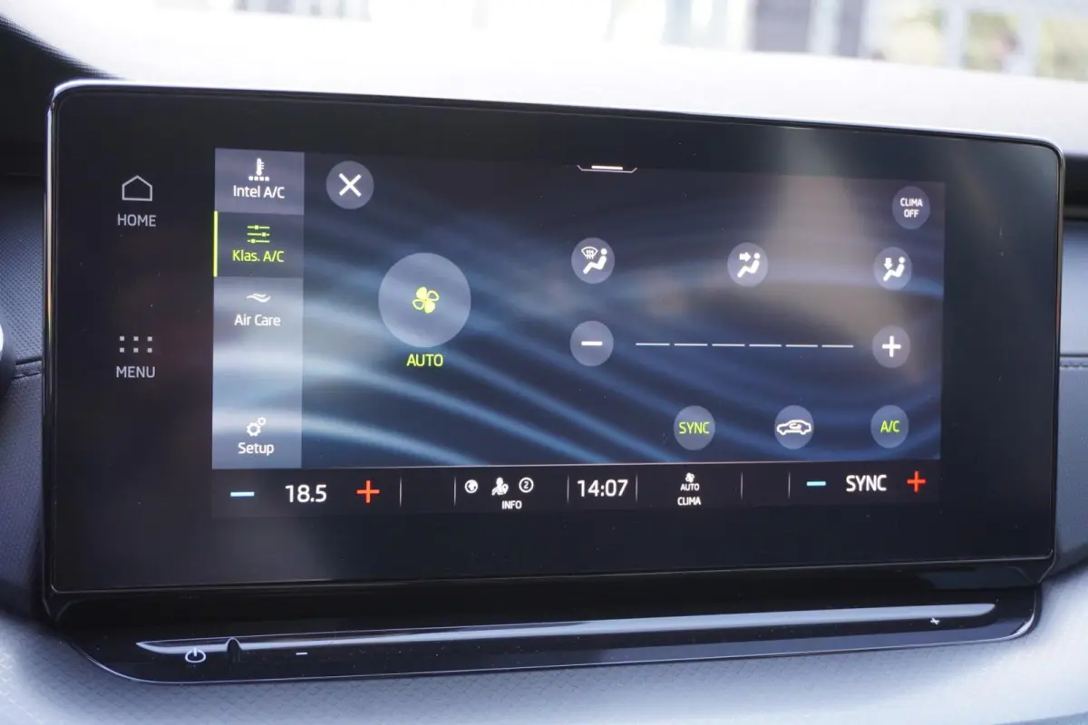 1.0 e-TSI 110pk Ambition | Trekhaak | Navigatie | PDC Achter | SmartLink | Cruise Control
