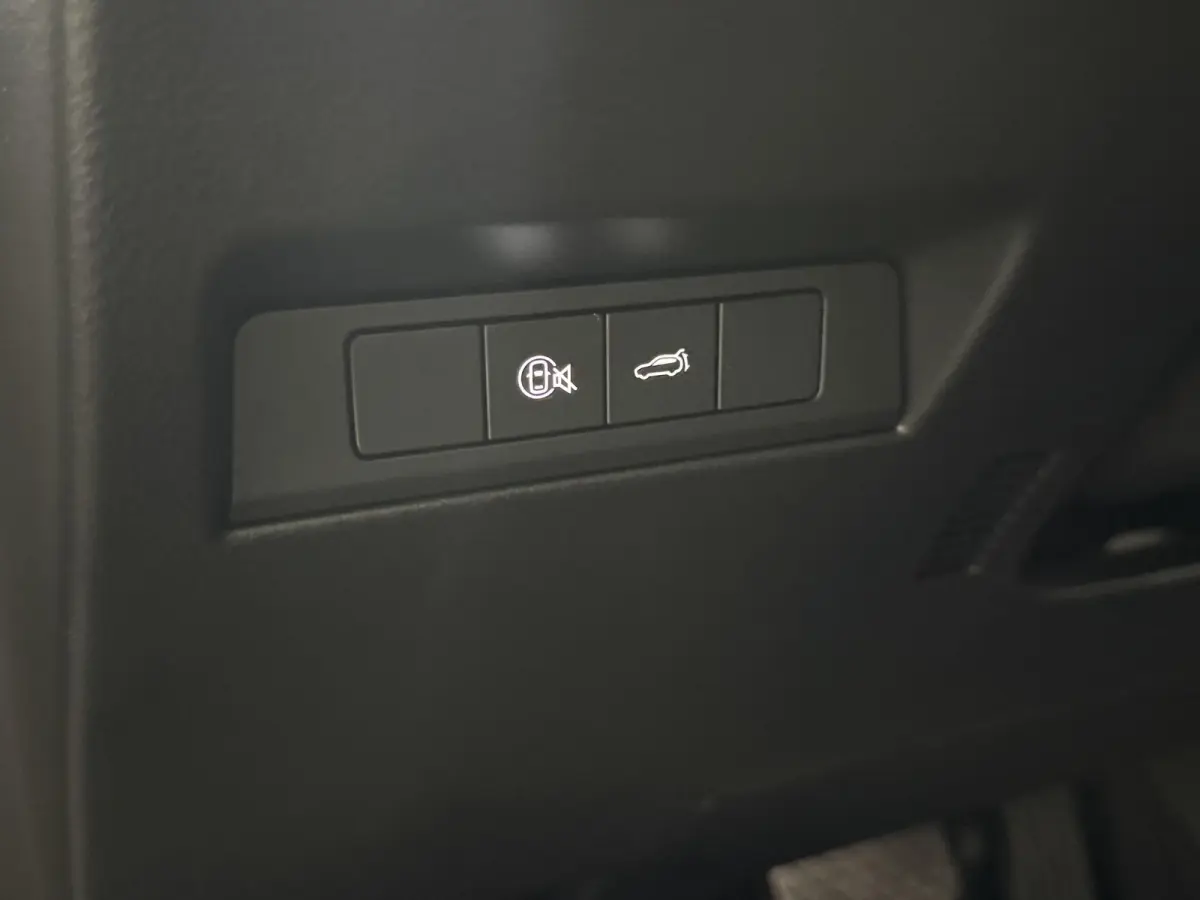 2.5 E-SKYACTIV G 141 M HYBRID Homura | PANO | BOSE