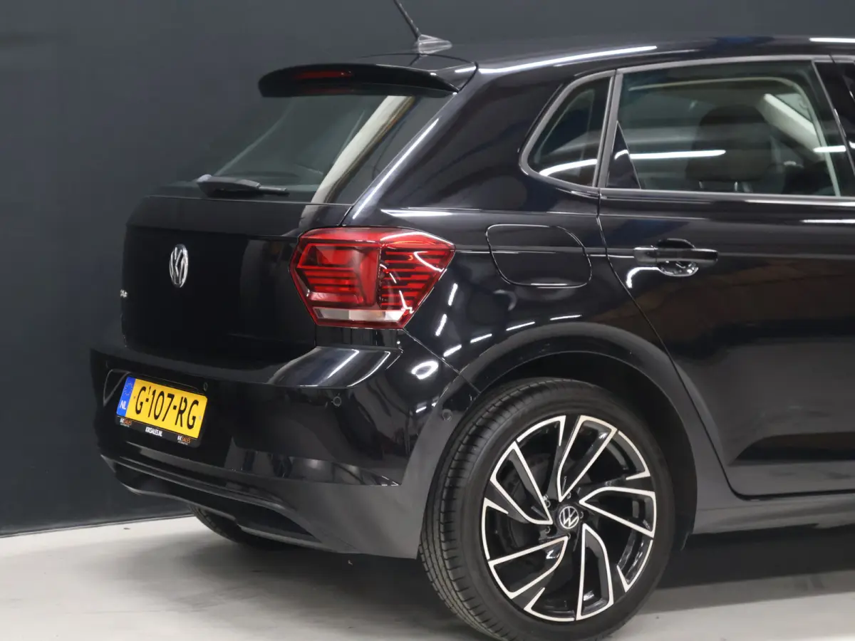1.0 TSI Sportline *WEEKAANBIEDING* [ADAPTIVE CRUISE, APPLE CARPLAY, PDC V+A, ANDROID, CLIMATE CONTROL, NIEUWSTAAT]