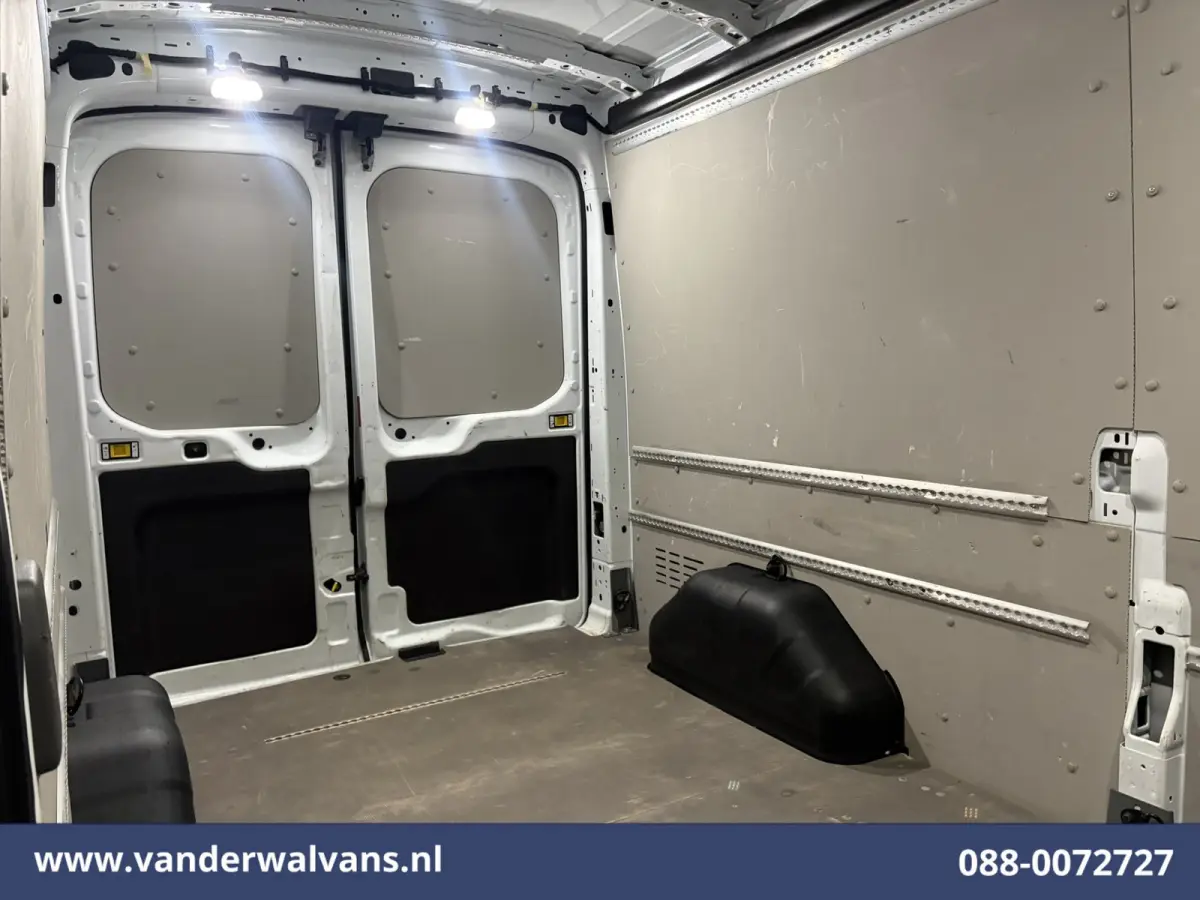 2.0 TDCI 130pk L3H2 Nieuw Model Euro6 Airco | Camera | XL Navigatie | Apple Carplay | Cruisecontrol Android Auto, Stoelverwarming, Verwarmde Voorruit, 270 Graden Achterdeuren, Parkeersensore