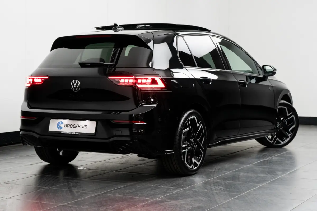 1.5 eTSI 150PK R-Line | 360 camera | Schuif-kanteldak | R-Line stoelen | Sportonderstel | Dode-hoek detectie | LED Matrix plus