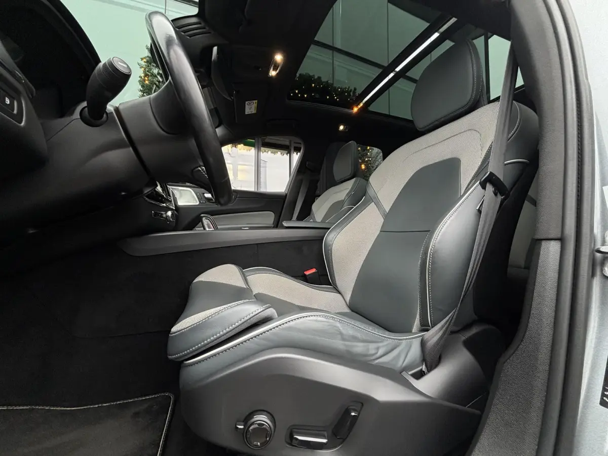 2.0 T8 Plug-in hybrid AWD R-Design B&W Surround | Schuifdak | Memory