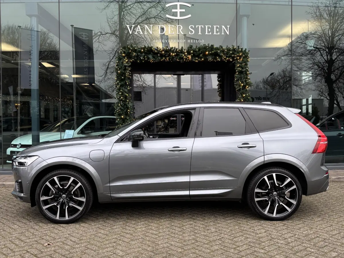 2.0 T8 Plug-in hybrid AWD R-Design B&W Surround | Schuifdak | Memory