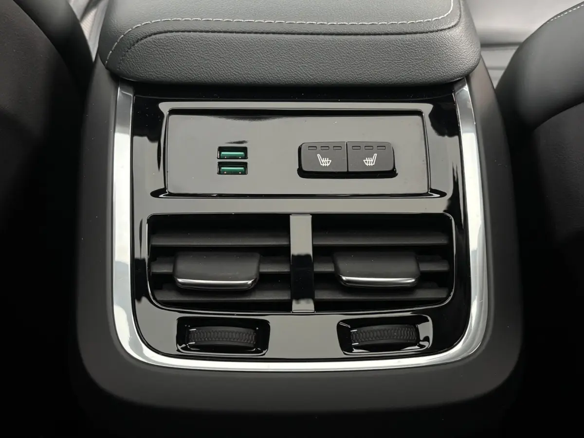 2.0 T8 Plug-in hybrid AWD R-Design B&W Surround | Schuifdak | Memory