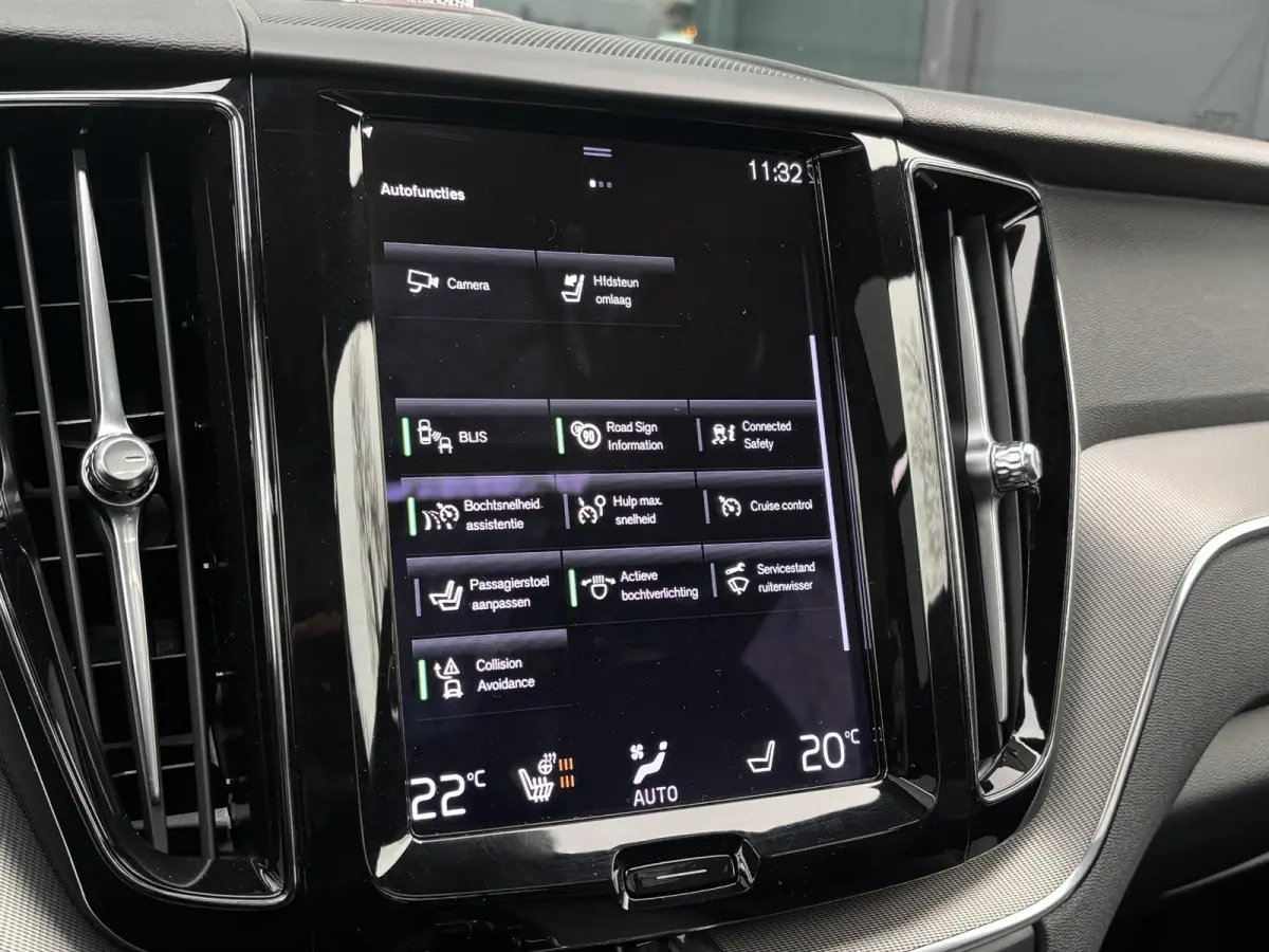 2.0 T8 Plug-in hybrid AWD R-Design B&W Surround | Schuifdak | Memory