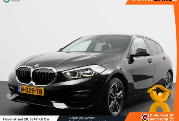 118i Automaat Sportline Business Edition Navigatie Cruise control LED Parkeersensor achter Navigatie Apple Carplay/ Android Auto Lichtmetalen velgen Digitale Cockpit