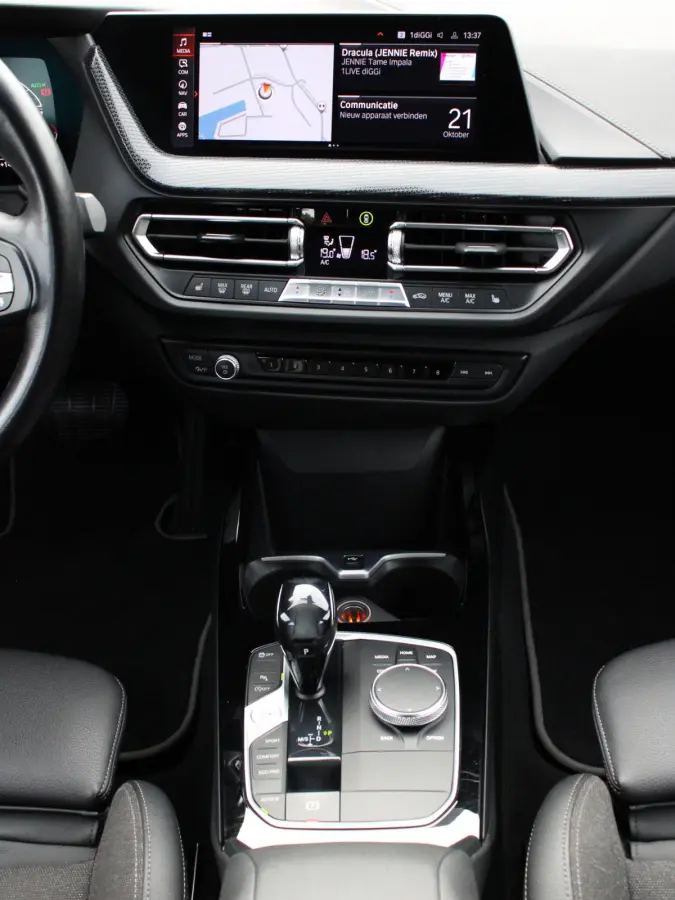 118i CARPLAY I VIRTUAL I SFEERVERL. I CRUISE I LED I ST+STUUR VERWR. I PDC V+A I