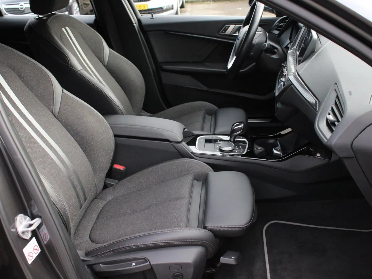 118i CARPLAY I VIRTUAL I SFEERVERL. I CRUISE I LED I ST+STUUR VERWR. I PDC V+A I