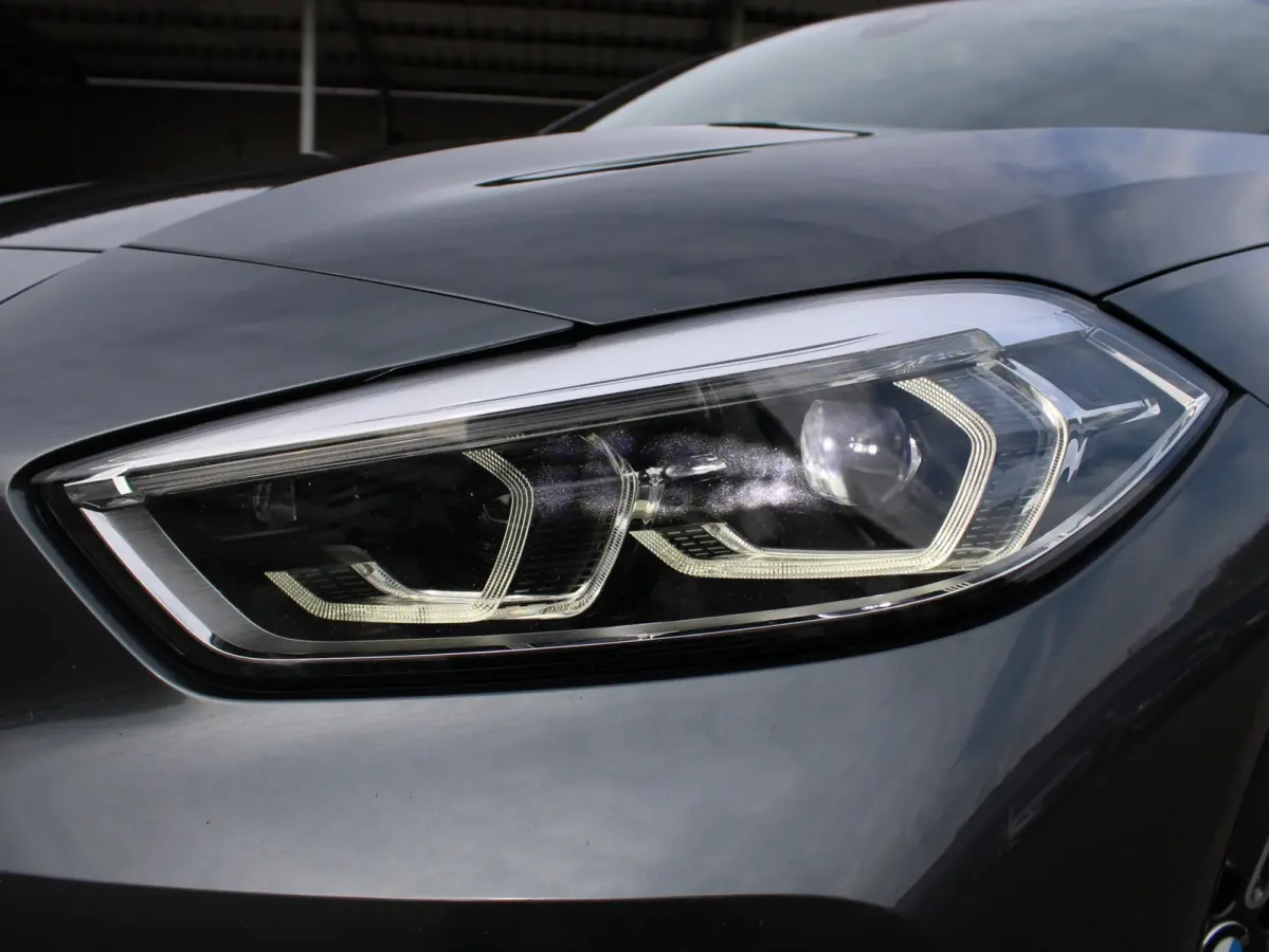 118i CARPLAY I VIRTUAL I SFEERVERL. I CRUISE I LED I ST+STUUR VERWR. I PDC V+A I
