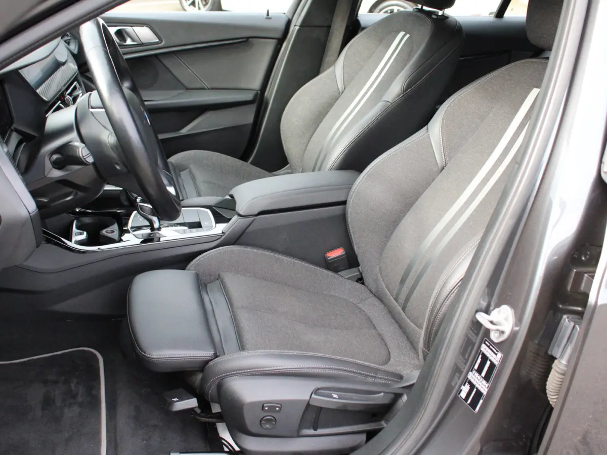 118i CARPLAY I VIRTUAL I SFEERVERL. I CRUISE I LED I ST+STUUR VERWR. I PDC V+A I
