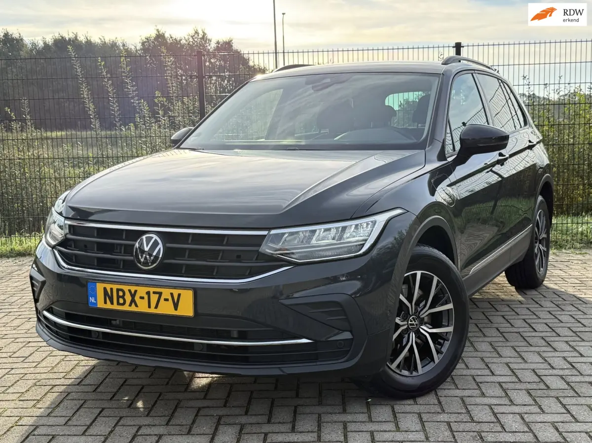 1.4 TSI eHybrid Life Business | Camera | PDC | Carplay | ACC |