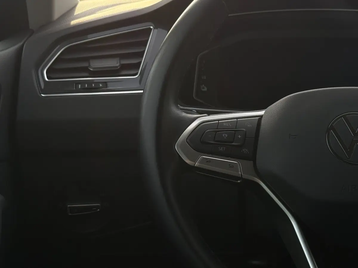 1.4 TSI eHybrid Life Business | Camera | PDC | Carplay | ACC |