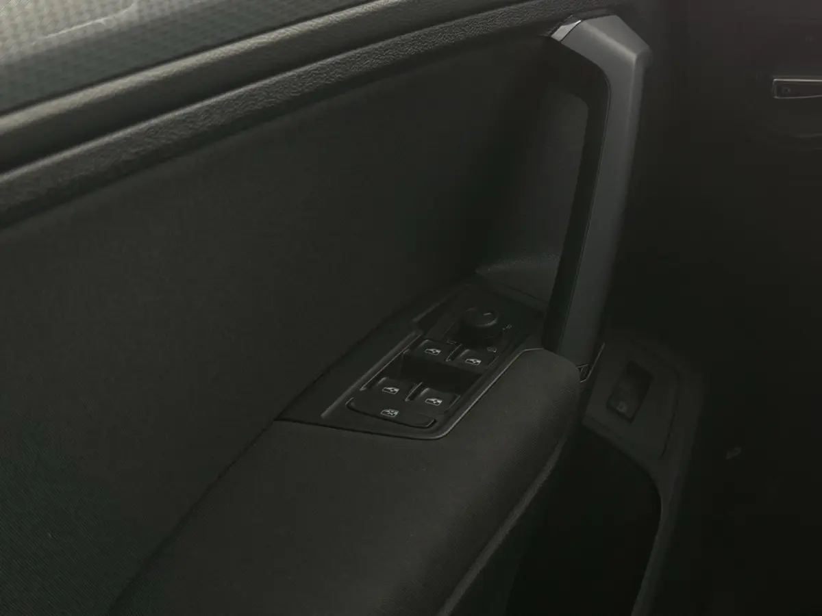 1.4 TSI eHybrid Life Business | Camera | PDC | Carplay | ACC |