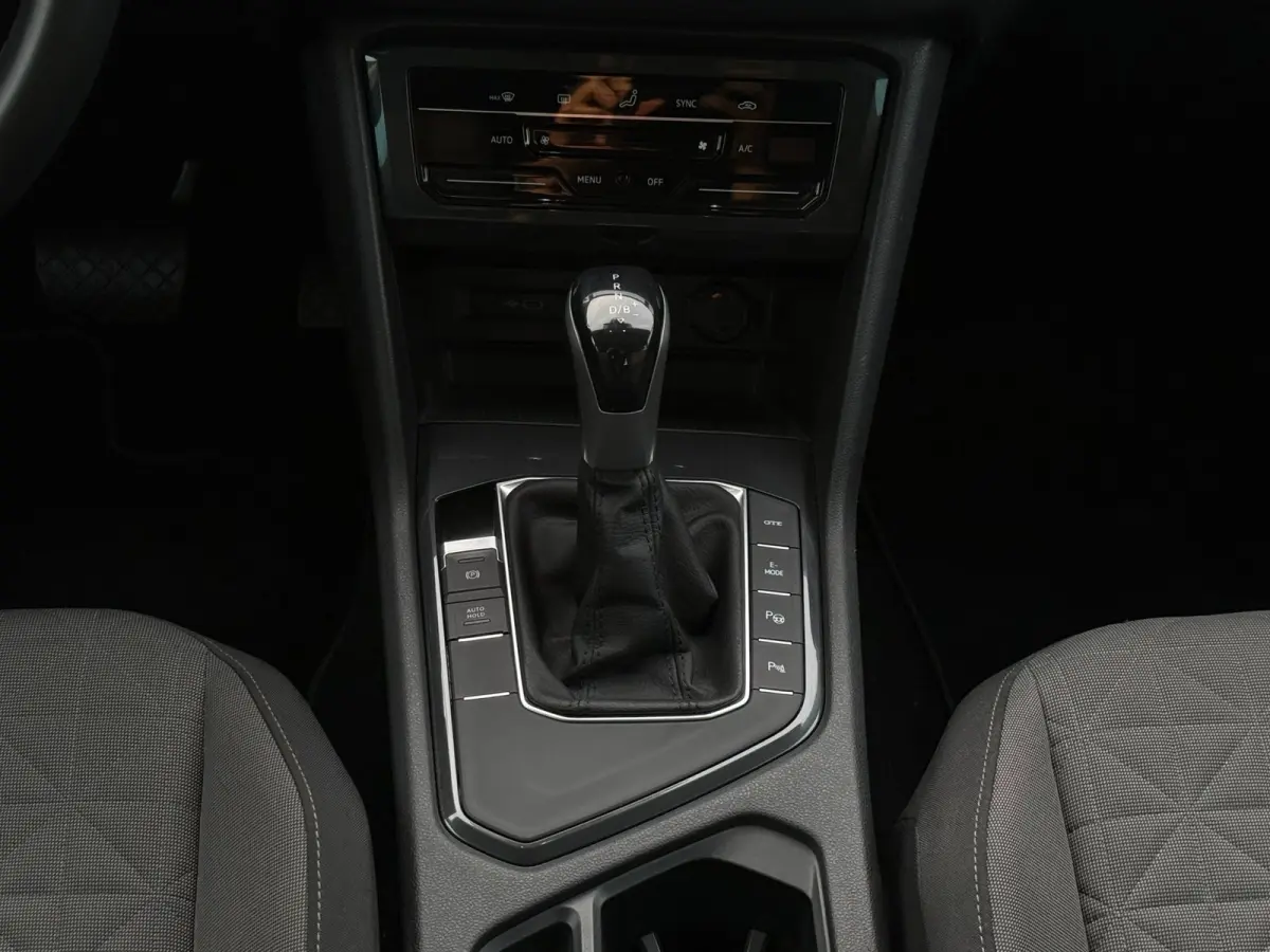 1.4 TSI eHybrid Life Business | Camera | PDC | Carplay | ACC |