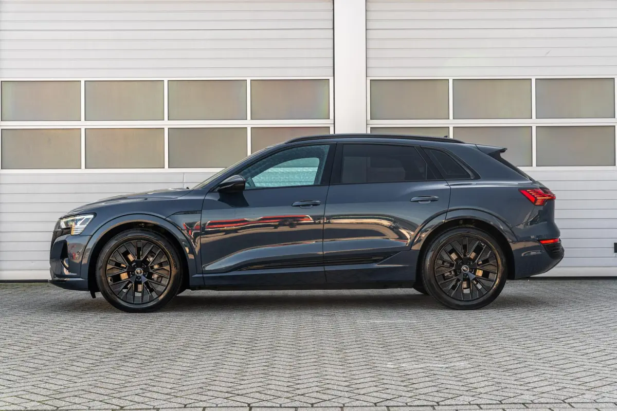 55 408pk quattro Advanced edition 115 kWh | Trekhaak | Luchtvering | Achteruitrijcamera