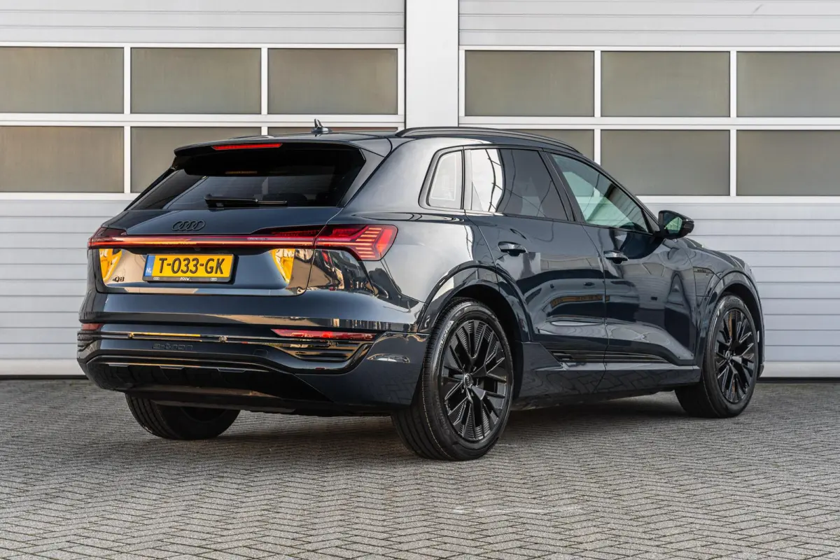 55 408pk quattro Advanced edition 115 kWh | Trekhaak | Luchtvering | Achteruitrijcamera