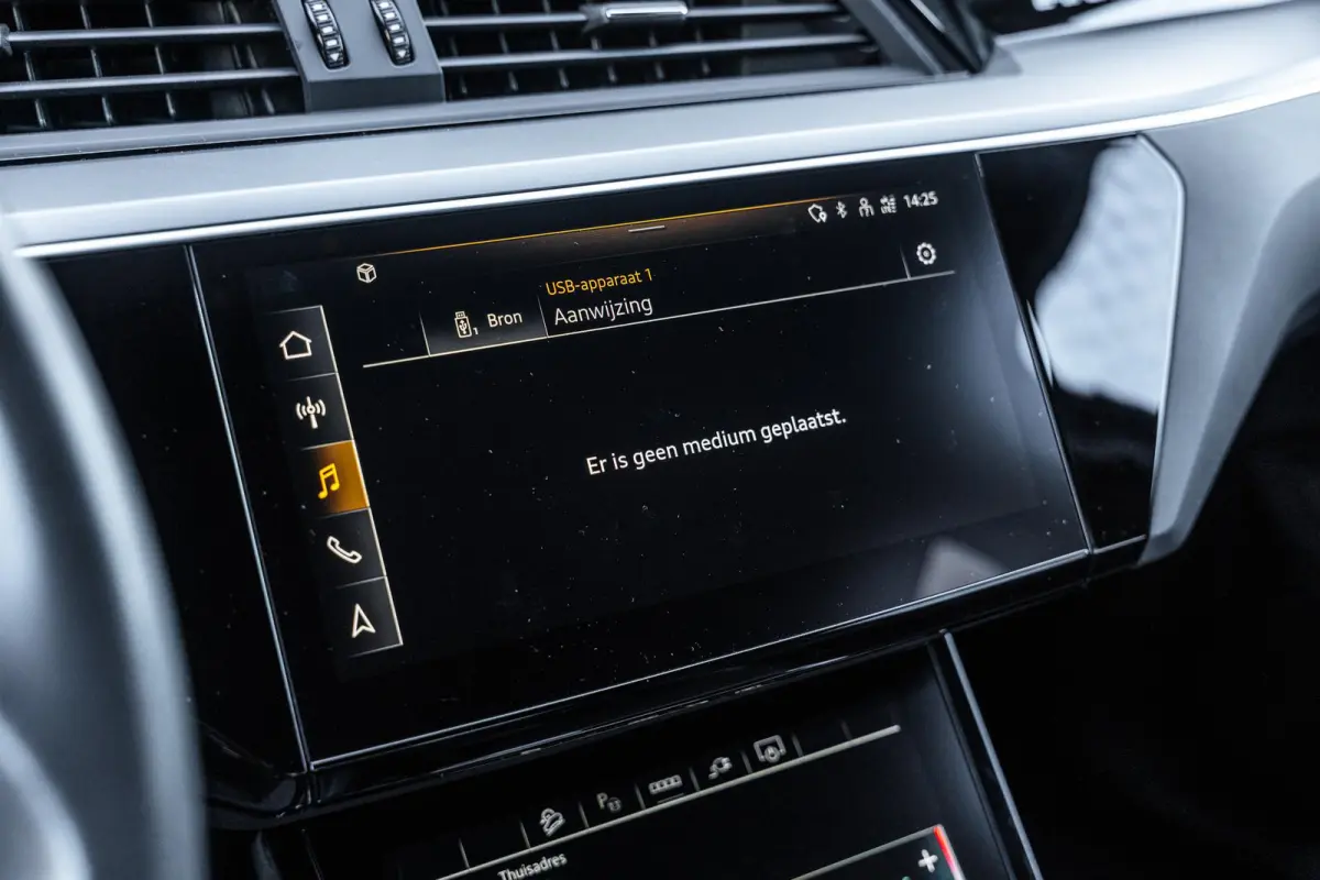 55 408pk quattro Advanced edition 115 kWh | Trekhaak | Luchtvering | Achteruitrijcamera