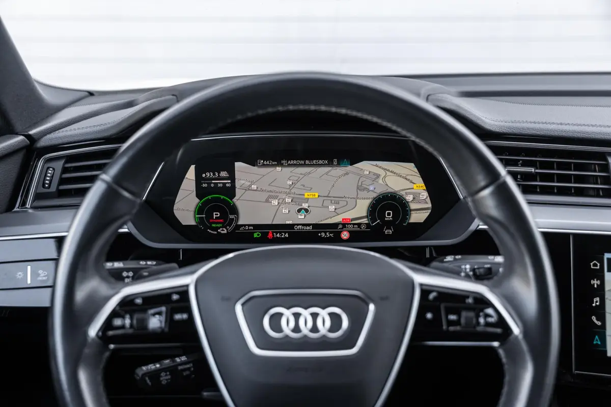 55 408pk quattro Advanced edition 115 kWh | Trekhaak | Luchtvering | Achteruitrijcamera