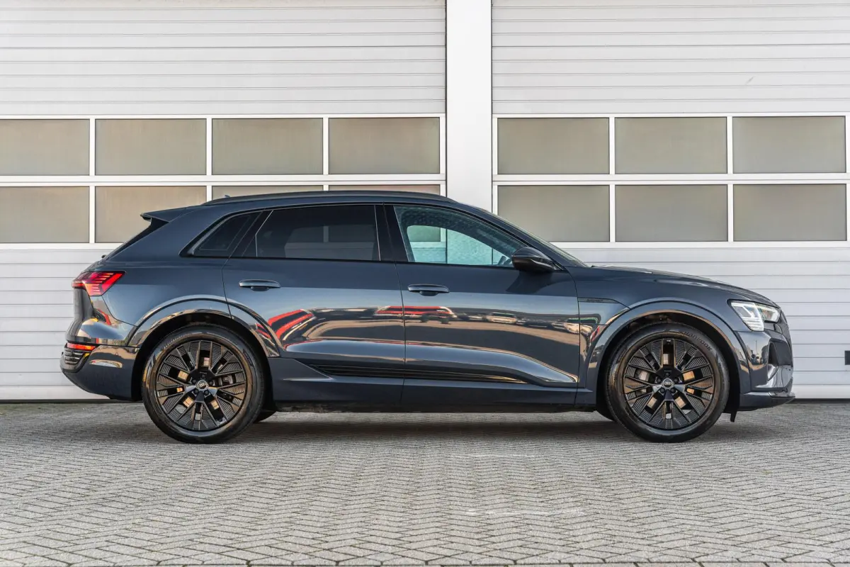 55 408pk quattro Advanced edition 115 kWh | Trekhaak | Luchtvering | Achteruitrijcamera