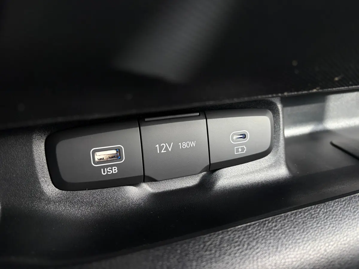 Limited 49kWh | Apple Carplay/Android Auto | Achteruitrijcamera | Cruise control adaptief | Navigatiesysteem |
