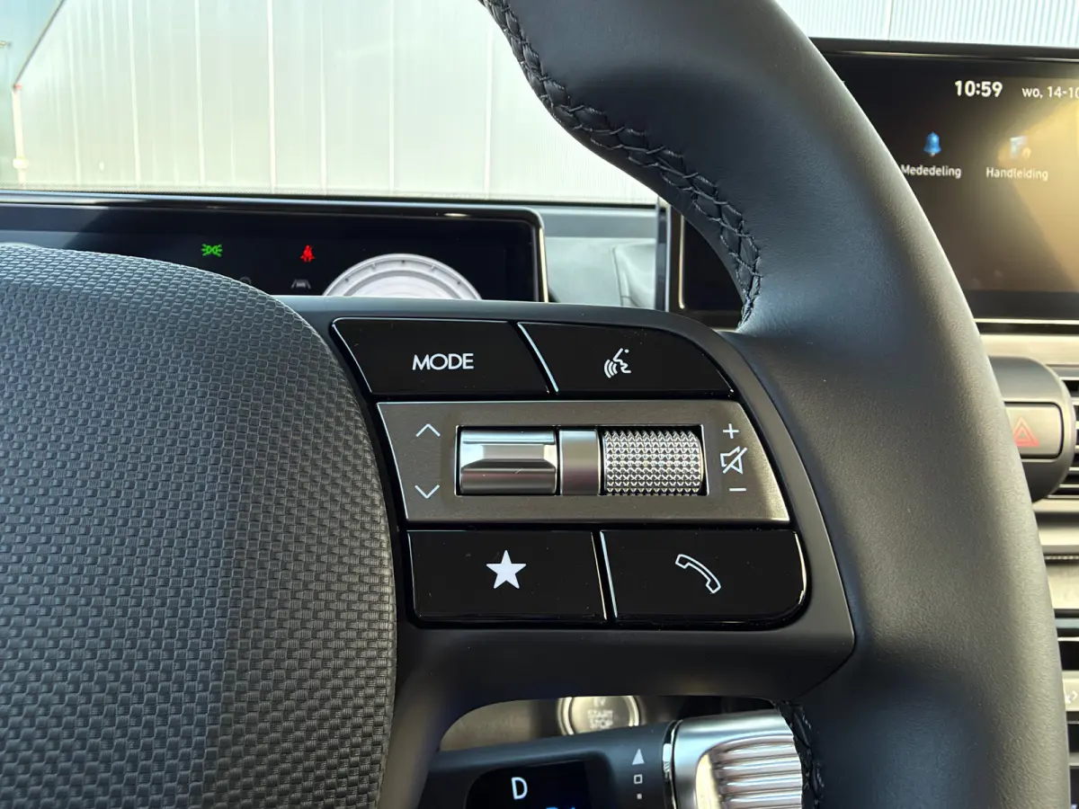 Limited 49kWh | Apple Carplay/Android Auto | Achteruitrijcamera | Cruise control adaptief | Navigatiesysteem |