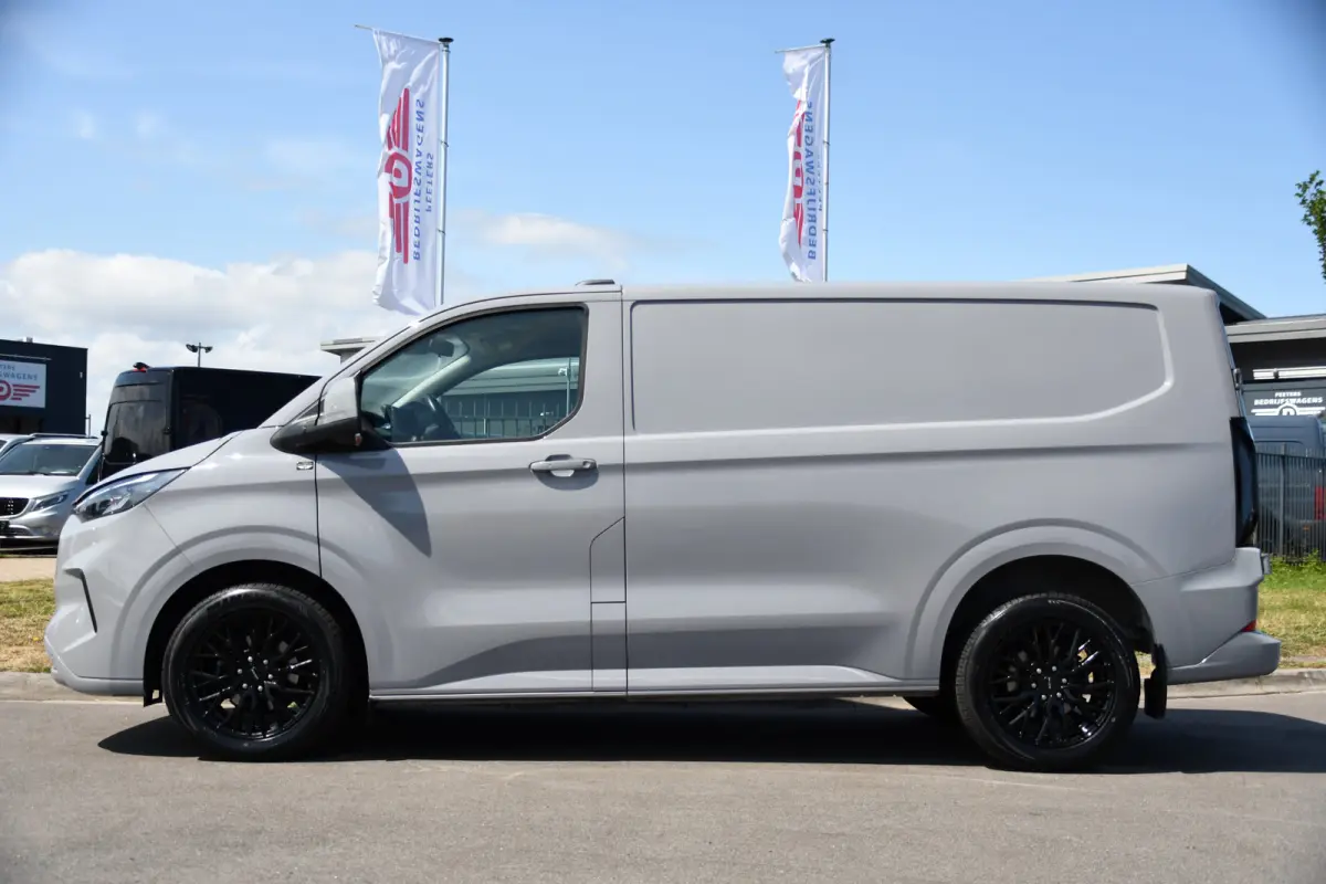 300 2.0 TDCI L1H1 Limited PB Edition Adaptieve Cruise, Camera, Carplay, 170pk, Stoelverwarming, LED, Automaat, Dodehoek, Uniek!