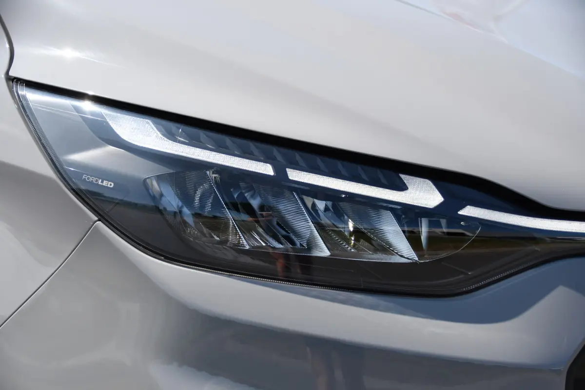 300 2.0 TDCI L1H1 Limited PB Edition Adaptieve Cruise, Camera, Carplay, 170pk, Stoelverwarming, LED, Automaat, Dodehoek, Uniek!