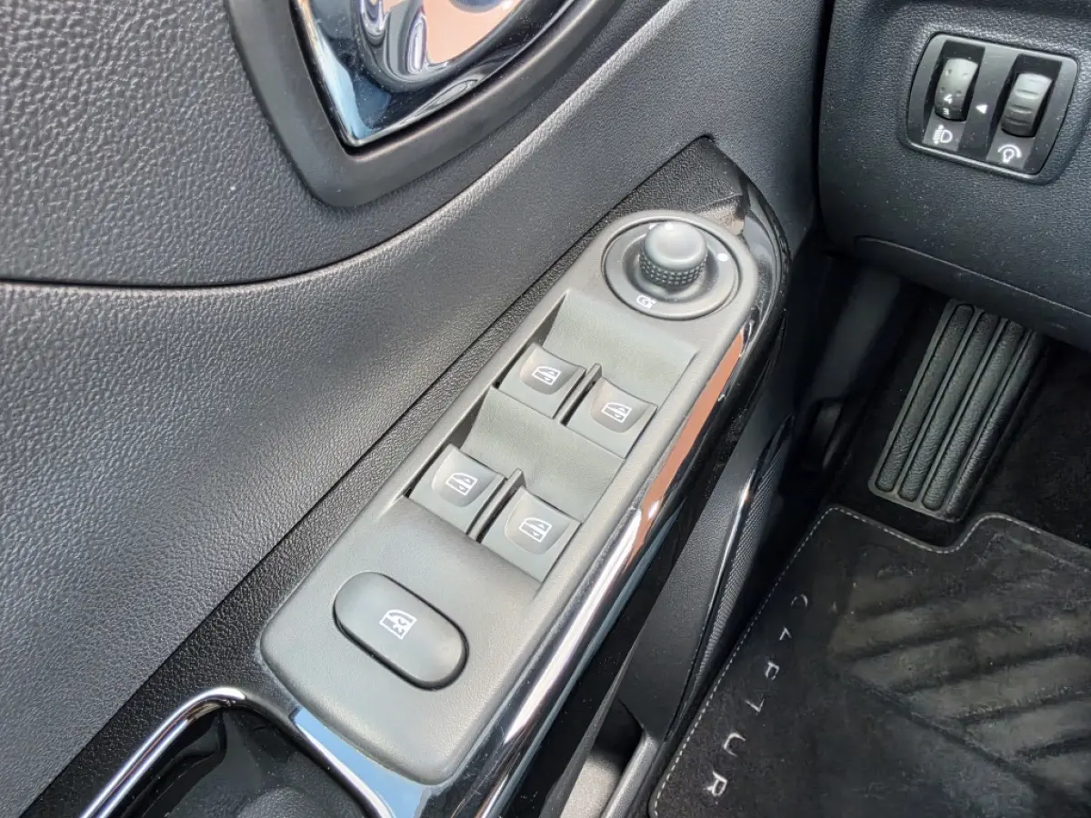 Captur TCe Dynamique | | Climate Control | Camera | Trekhaak | Cruise Control | Navigatie