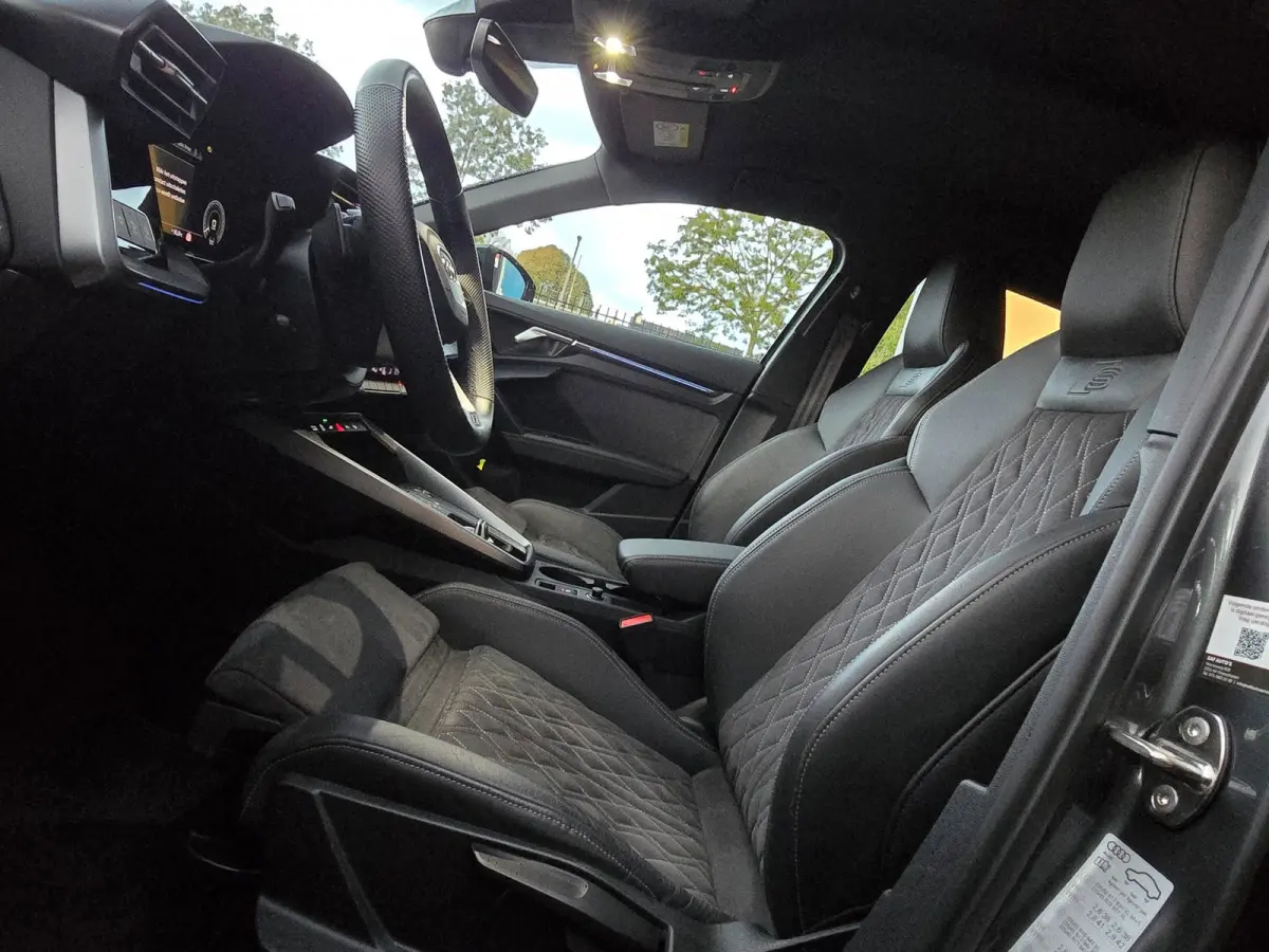 40 TFSI e RS3 Look / B & O / Acc / Lane Assist / Dode Hoek / Dig Cockpit / Navi / Ecc / Elek Pakket / Allu Velge