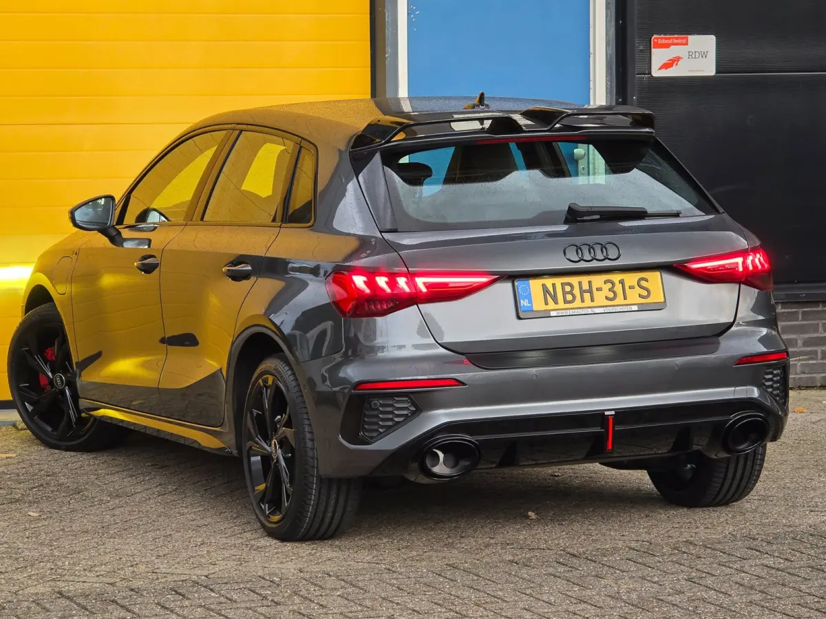 40 TFSI e RS3 Look / B & O / Acc / Lane Assist / Dode Hoek / Dig Cockpit / Navi / Ecc / Elek Pakket / Allu Velge