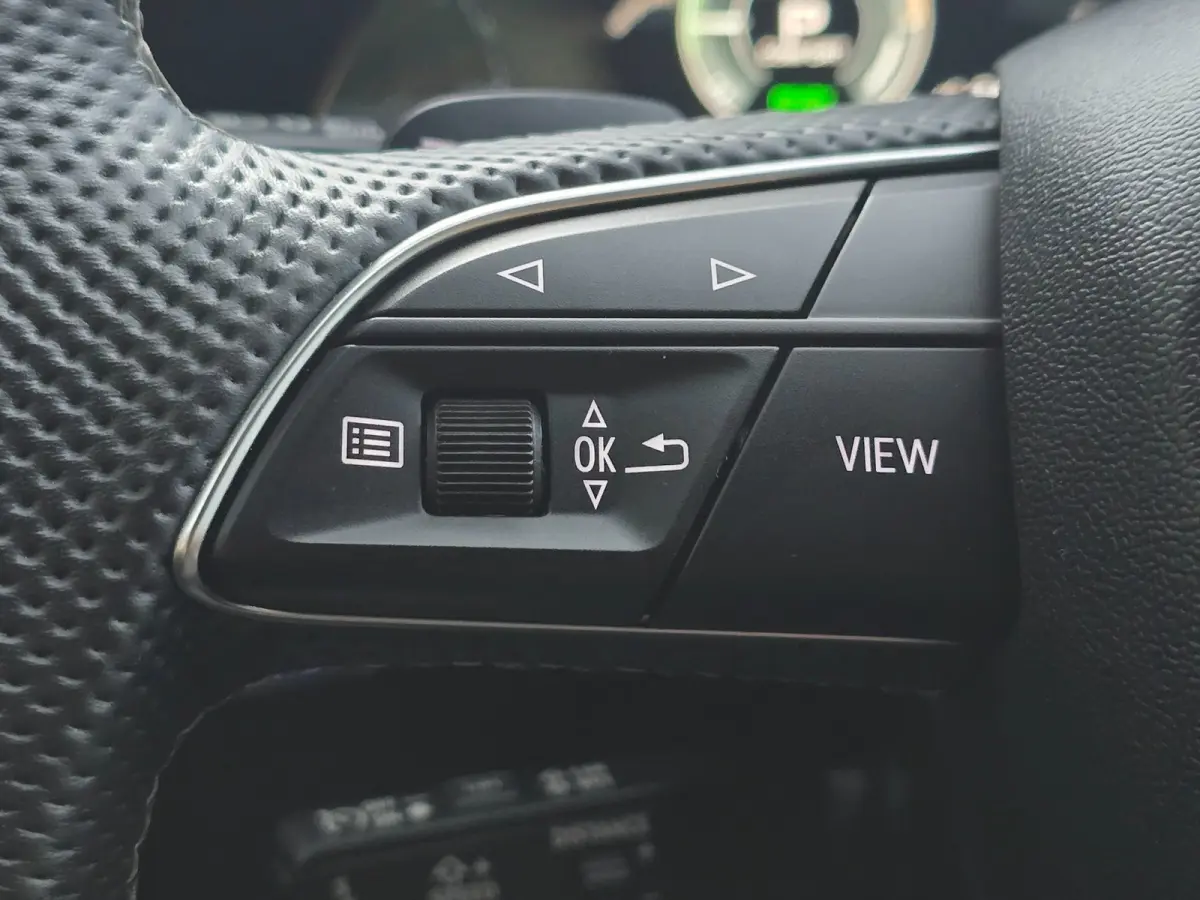 40 TFSI e RS3 Look / B & O / Acc / Lane Assist / Dode Hoek / Dig Cockpit / Navi / Ecc / Elek Pakket / Allu Velge