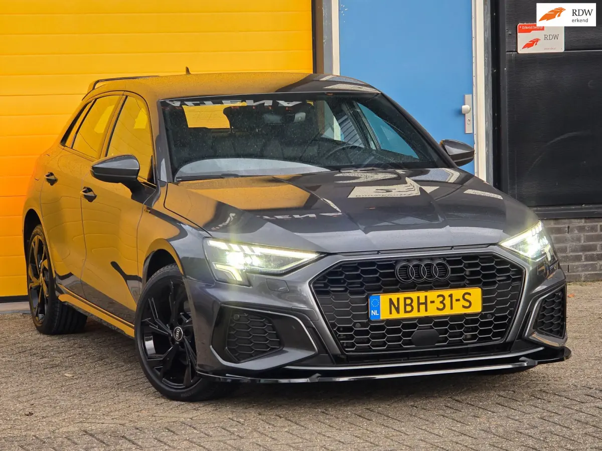 40 TFSI e RS3 Look / B & O / Acc / Lane Assist / Dode Hoek / Dig Cockpit / Navi / Ecc / Elek Pakket / Allu Velge