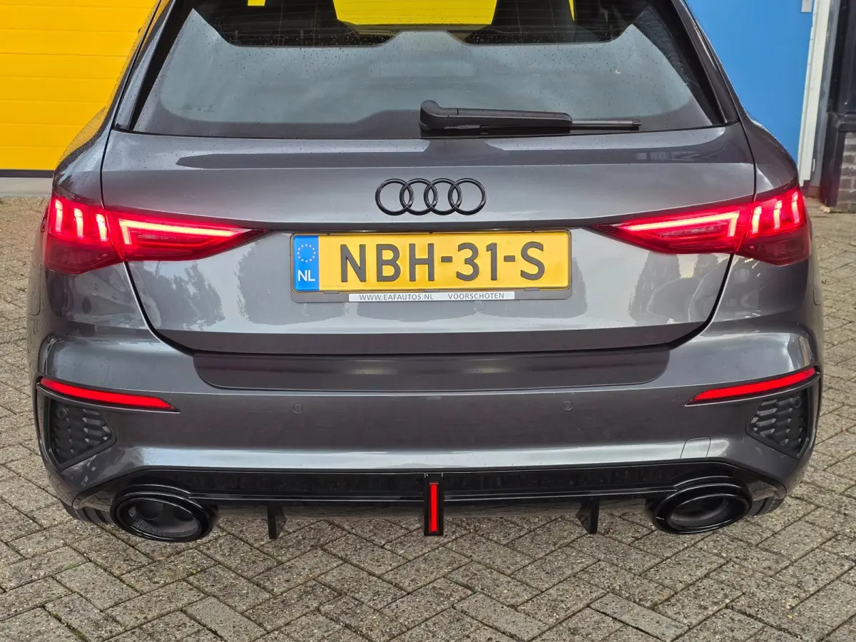 40 TFSI e RS3 Look / B & O / Acc / Lane Assist / Dode Hoek / Dig Cockpit / Navi / Ecc / Elek Pakket / Allu Velge