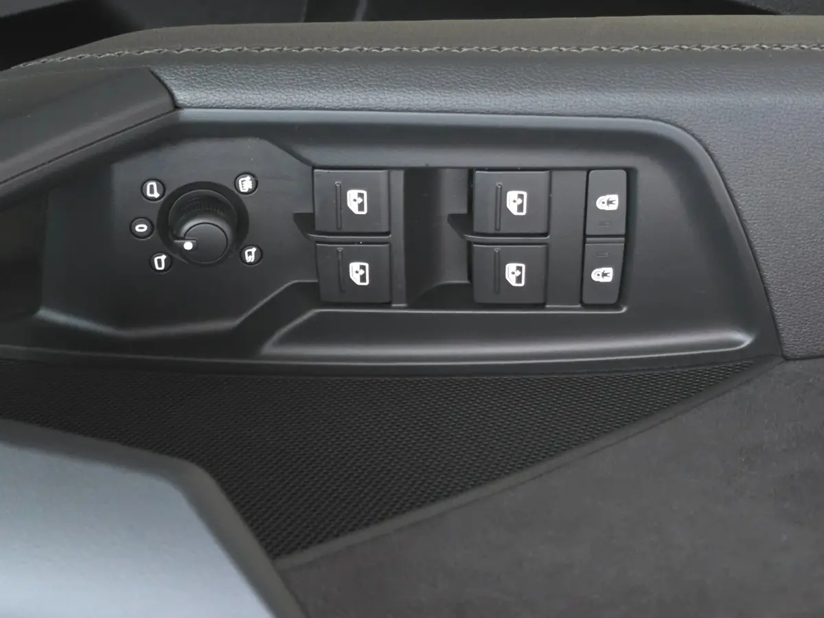 40 TFSI e RS3 Look / B & O / Acc / Lane Assist / Dode Hoek / Dig Cockpit / Navi / Ecc / Elek Pakket / Allu Velge