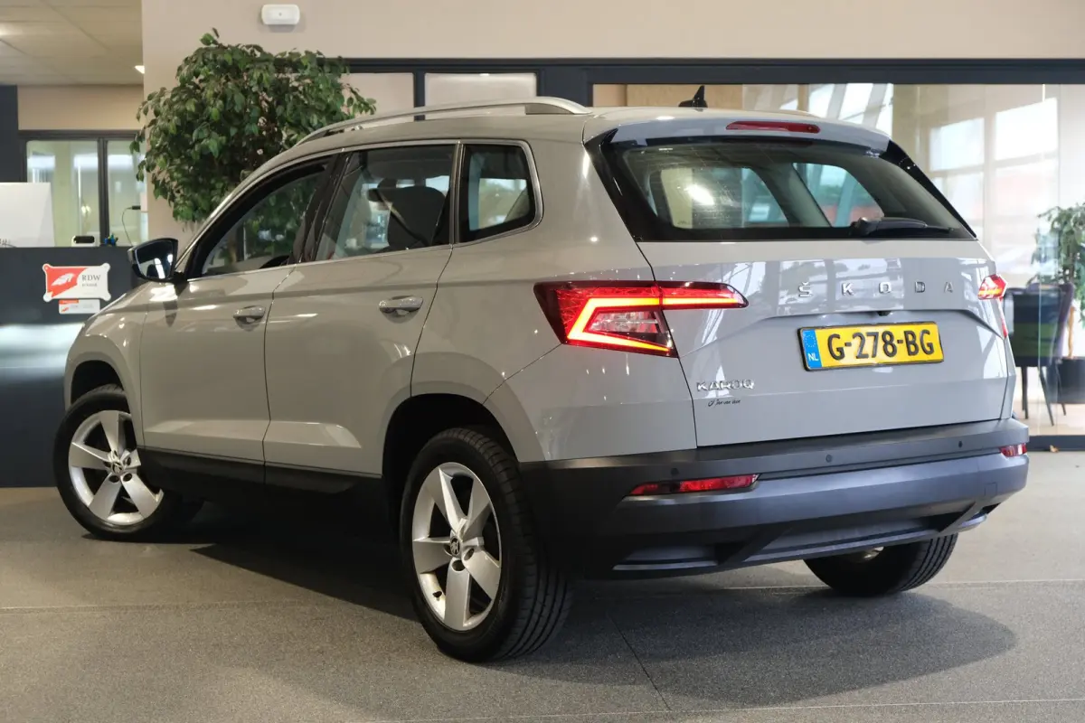 1.0 TSI Business Edition Camera Navi PDC Airco