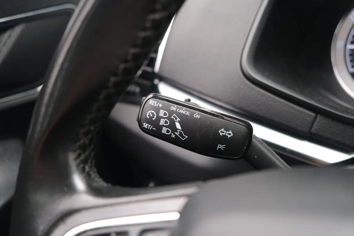 1.0 TSI Business Edition Camera Navi PDC Airco