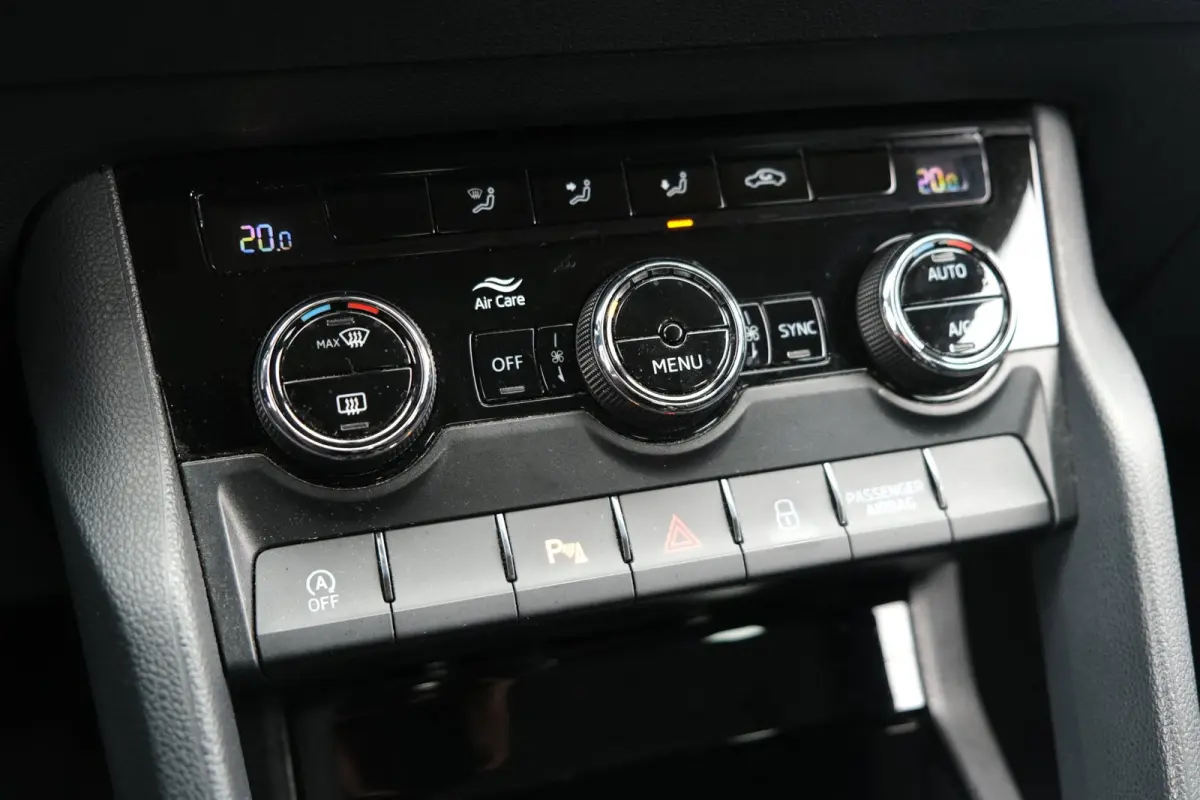 1.0 TSI Business Edition Camera Navi PDC Airco