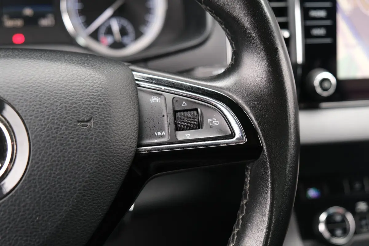 1.0 TSI Business Edition Camera Navi PDC Airco