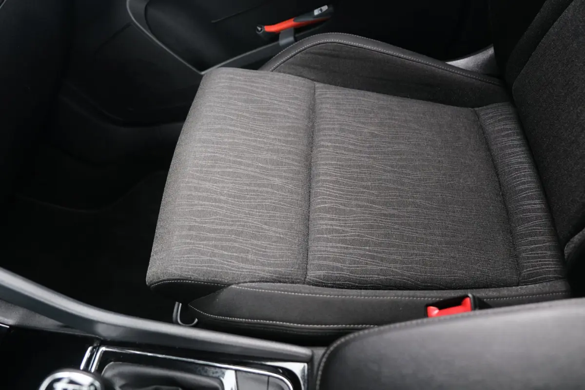 1.0 TSI Business Edition Camera Navi PDC Airco