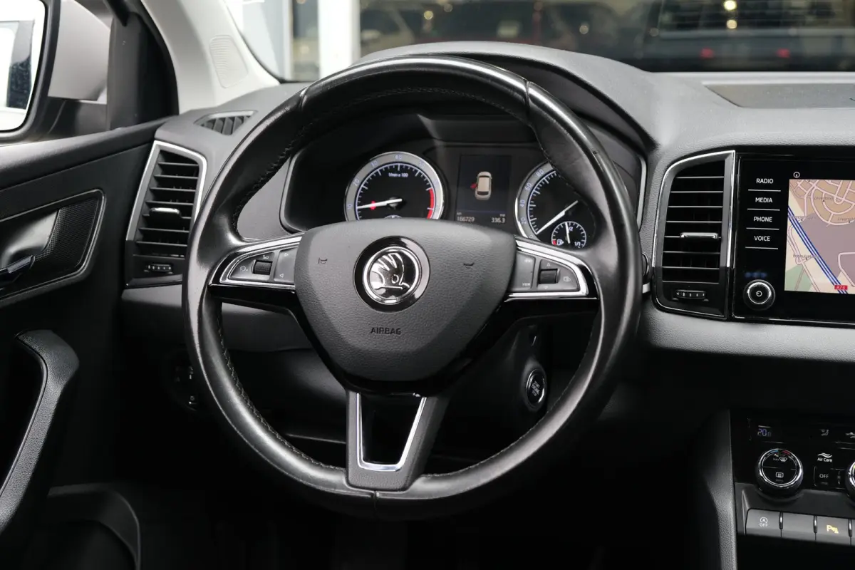 1.0 TSI Business Edition Camera Navi PDC Airco