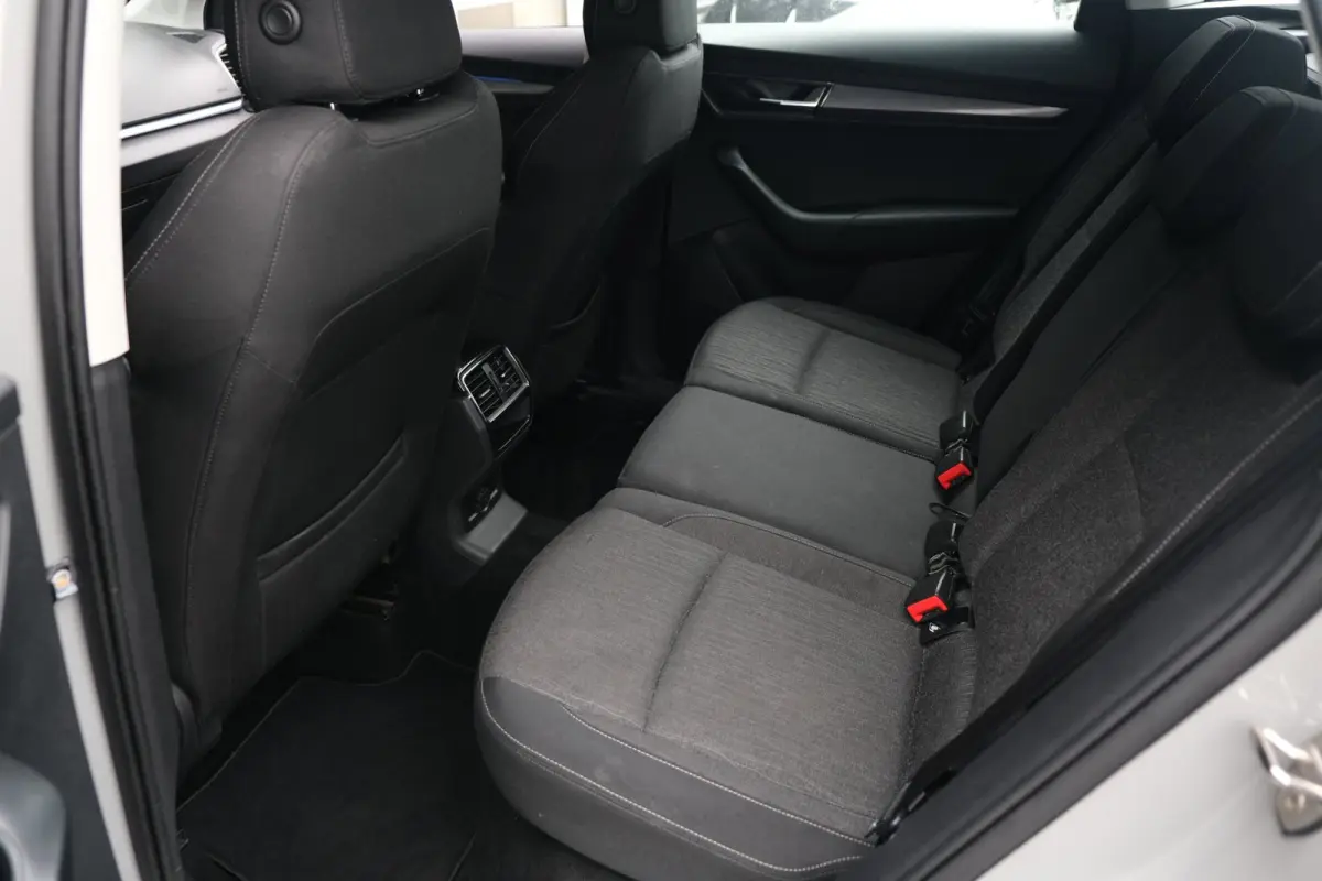 1.0 TSI Business Edition Camera Navi PDC Airco