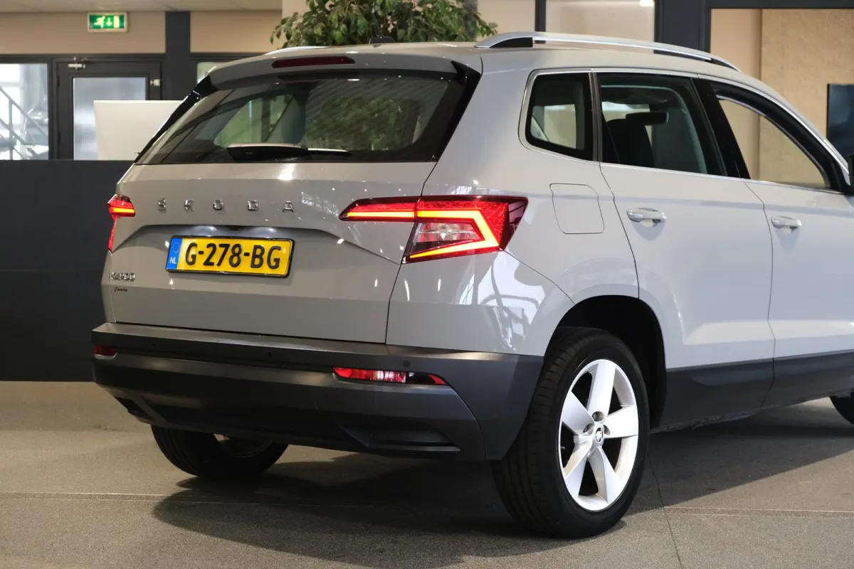 1.0 TSI Business Edition Camera Navi PDC Airco