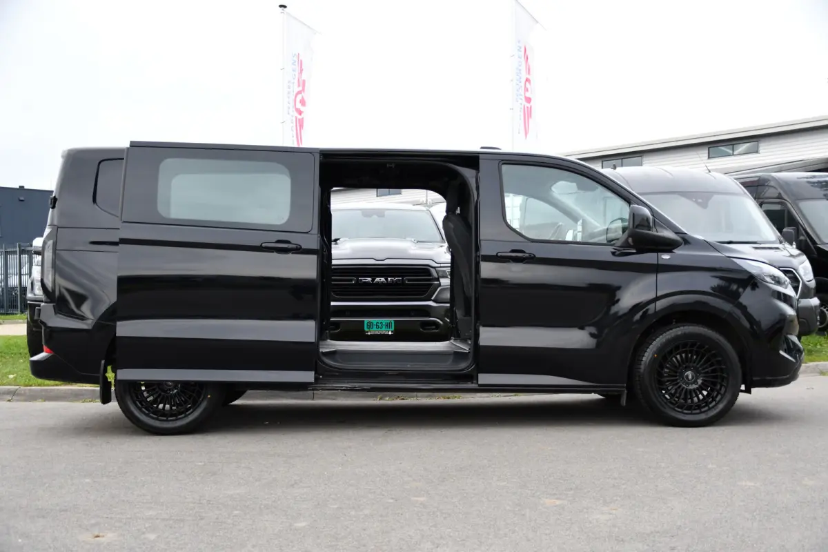 300 2.0 TDCI L2H1 Limited Black Edition Adaptieve Cruise, Camera, Carplay, LED, 2 x Schuifdeur, Automaat, 170pk, Stoelverwarming, Sensoren, Uniek!