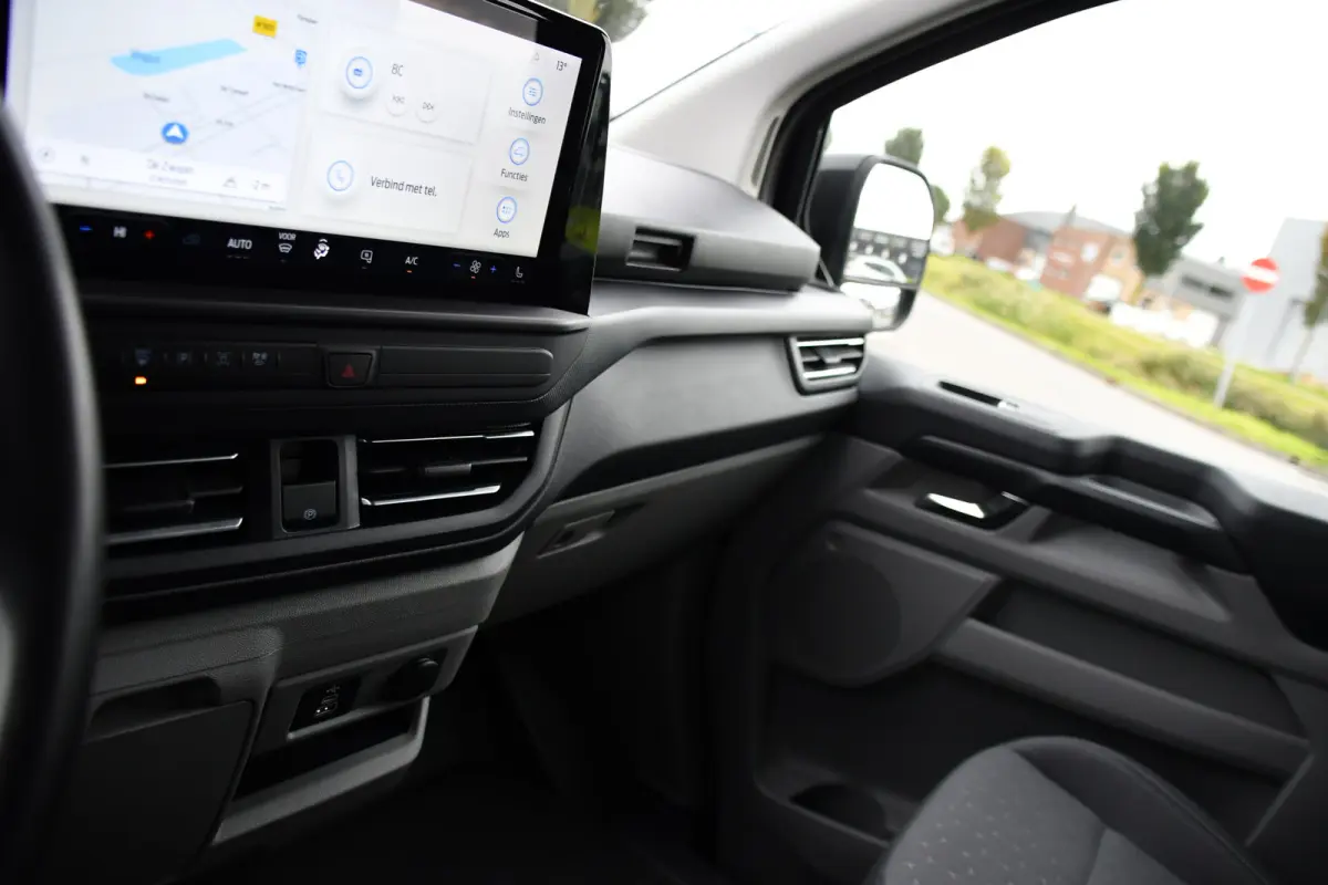 300 2.0 TDCI L2H1 Limited Black Edition Adaptieve Cruise, Camera, Carplay, LED, 2 x Schuifdeur, Automaat, 170pk, Stoelverwarming, Sensoren, Uniek!
