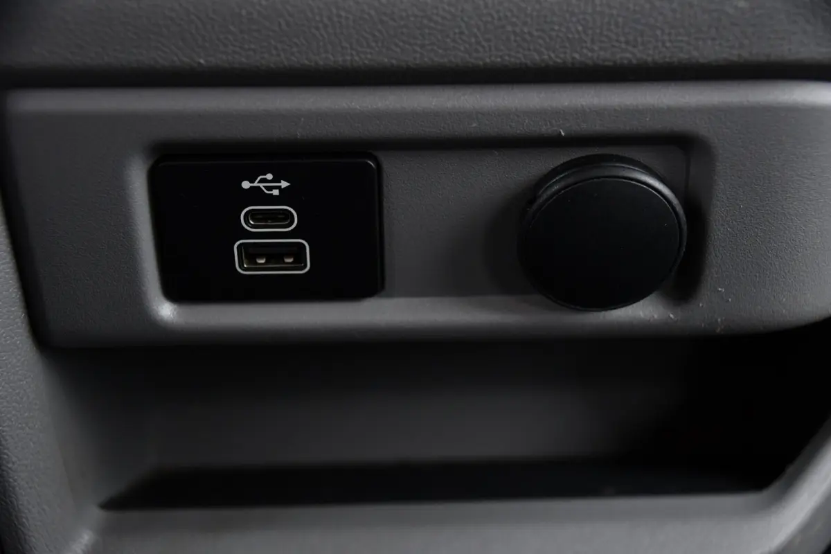 300 2.0 TDCI L2H1 Limited Black Edition Adaptieve Cruise, Camera, Carplay, LED, 2 x Schuifdeur, Automaat, 170pk, Stoelverwarming, Sensoren, Uniek!