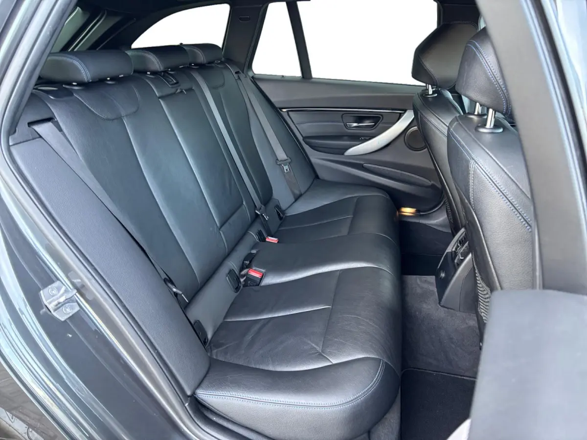 320i M-Sport ✅ Leder ✅ LED ✅ Trekhaak
