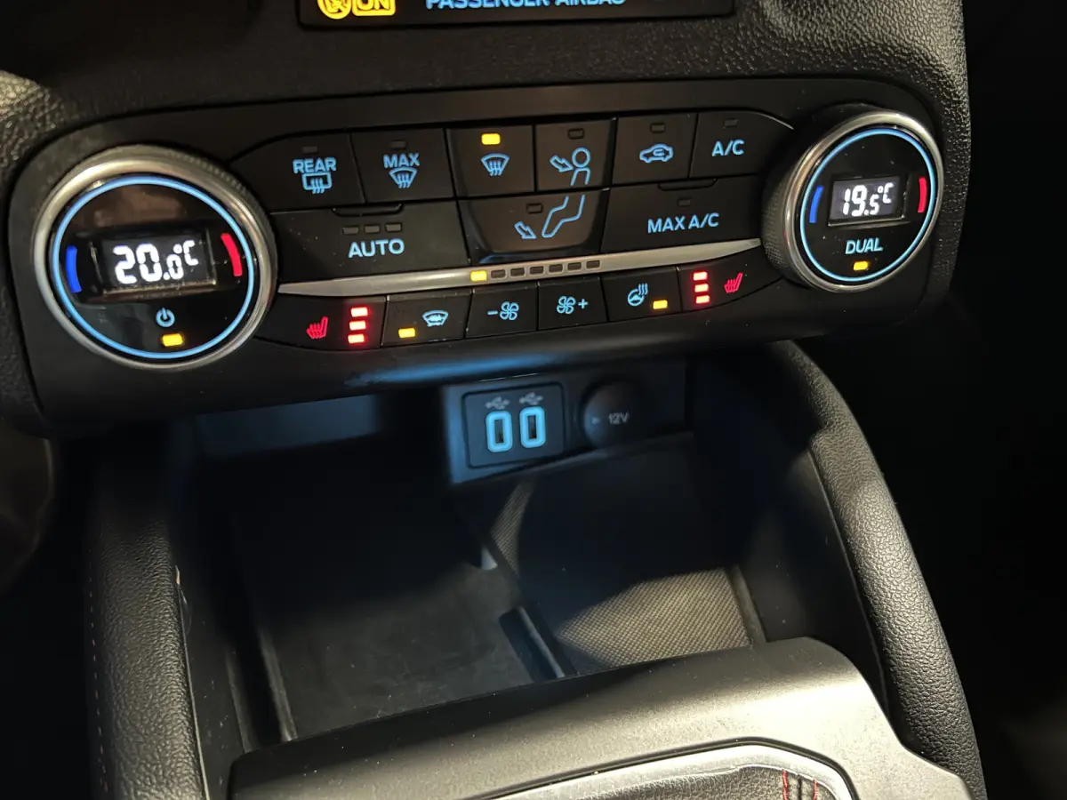 1.0 EcoBoost Hybrid ST Line X Business | Navigatie/Android/Apple Carplay | LM Velgen 17" |  Afn.Trekhaak | Adap.Cruise Control | LED Koplampen | Airco |